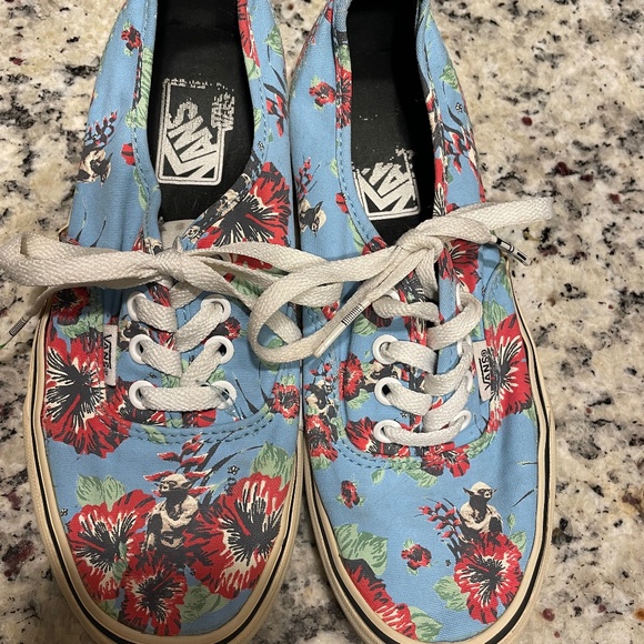 Women’s size 6.5 Star Wars Vans - Picture 1 of 8